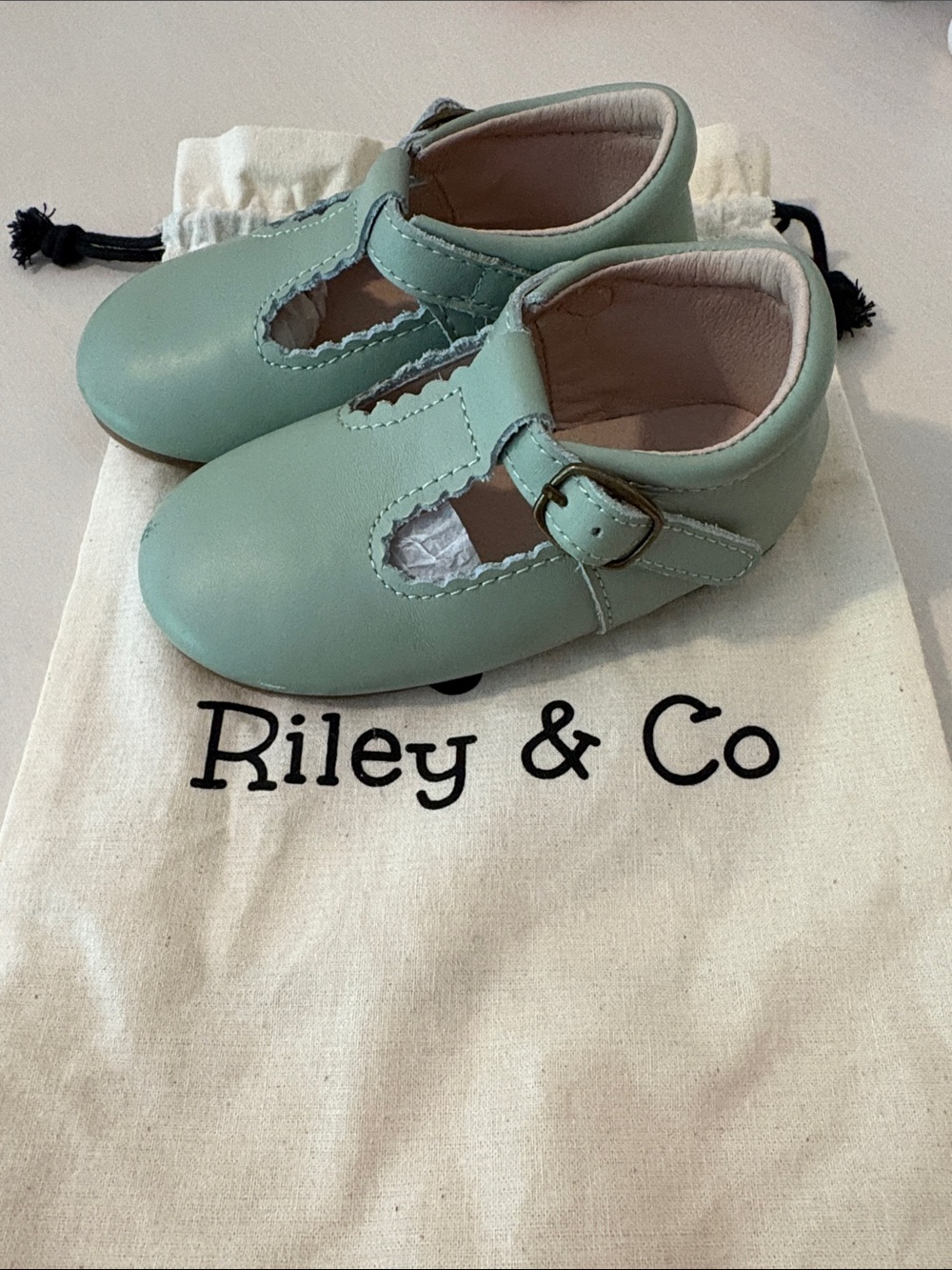 Riley & Co Pastel Green T-Strap Leather Toddler Shoes Size 7